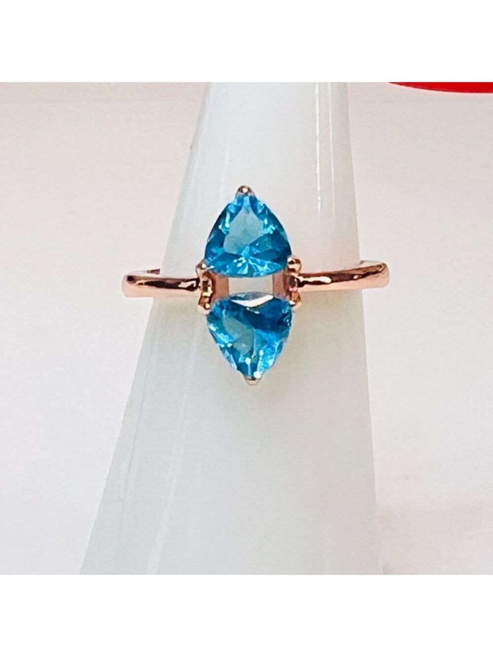 Ring Bomb Party RIng, size 6, NWOT, aqua blue stone rose gold color band